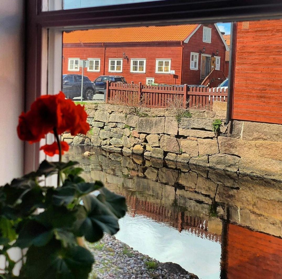 Garvaren Boendet Mitt I Gamla Stan I Eksjoe Exterior foto